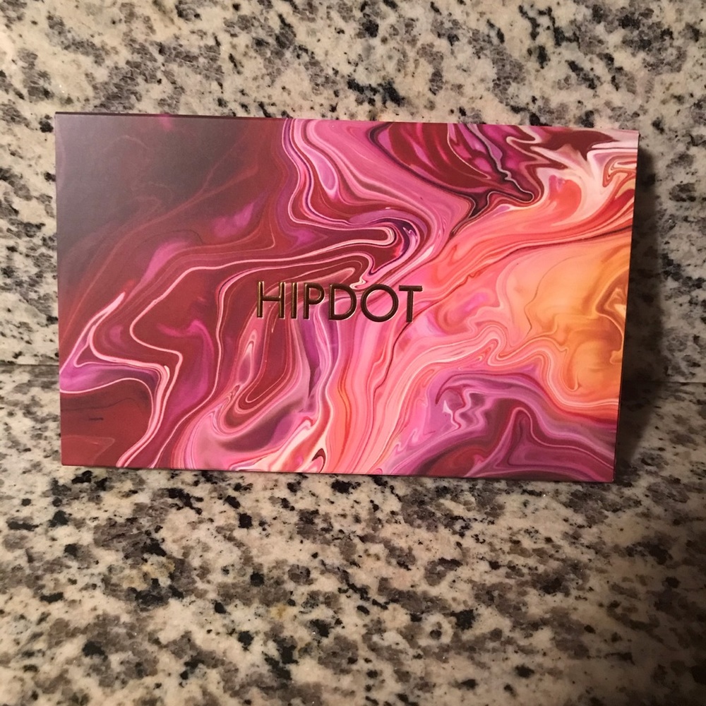 HIPDOT ZION PRESSED PIGMENT PALETTE 15 SHADES